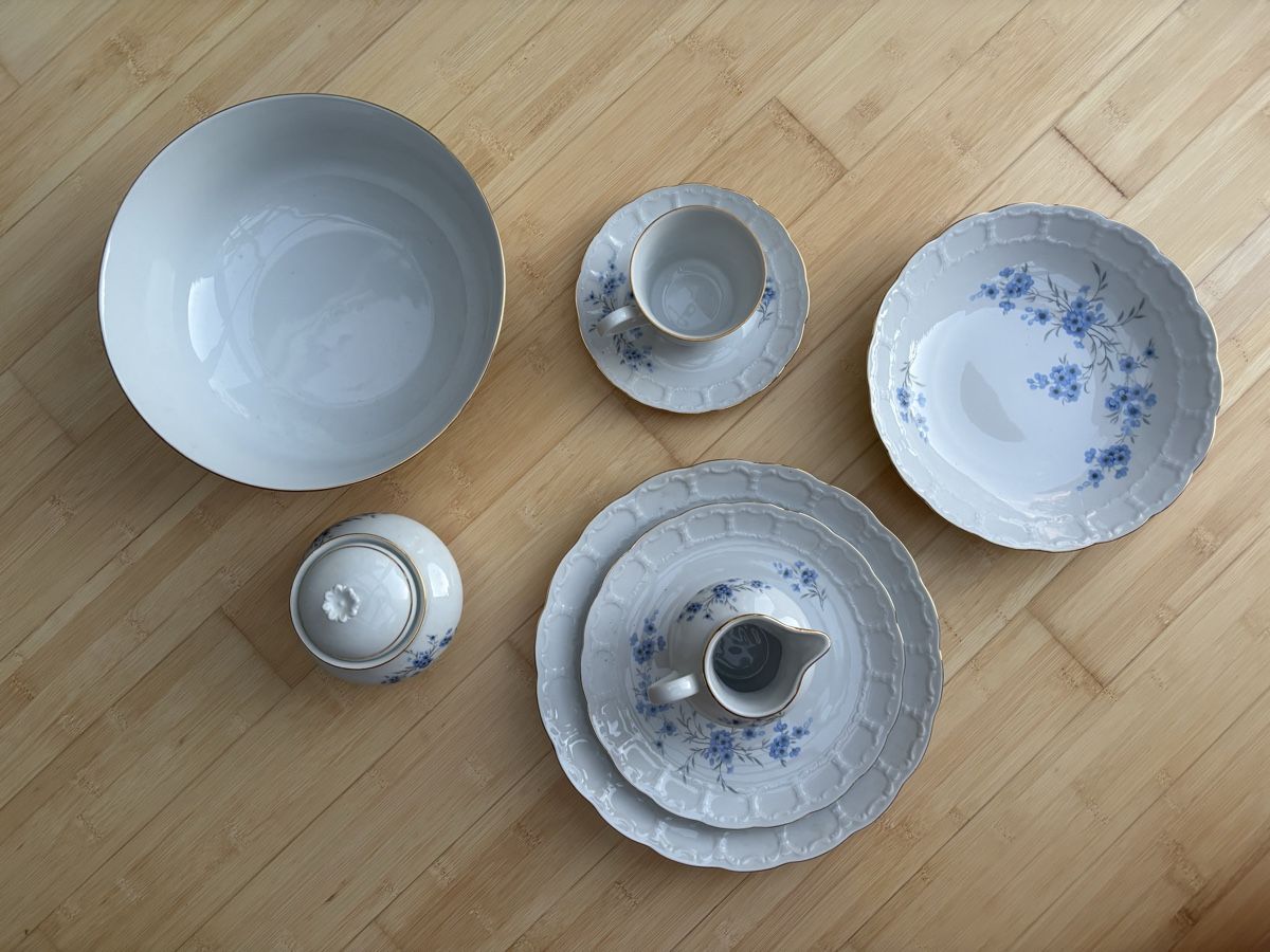 Set di piatti: Langenthal Geschirrset weiss blau – Usato da Uster venduto da Bigi01 3
