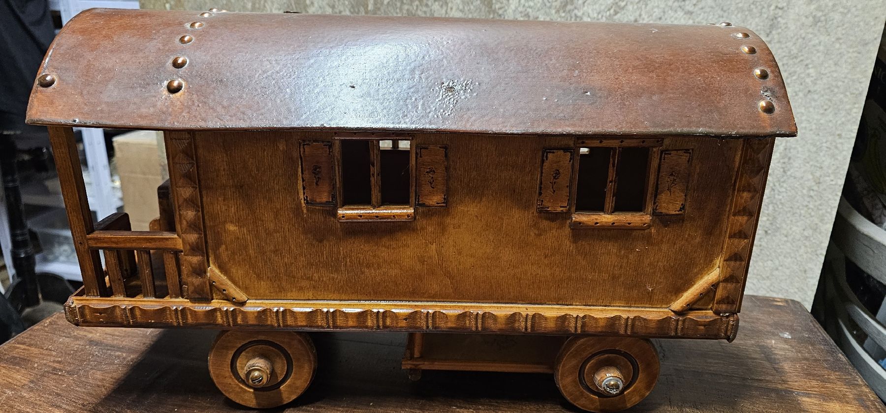 Spielzeuge: Zirkuswagen Anhänger Handarbeit – Neu (gemäss Beschreibung) aus Benzenschwil von Ginymaus