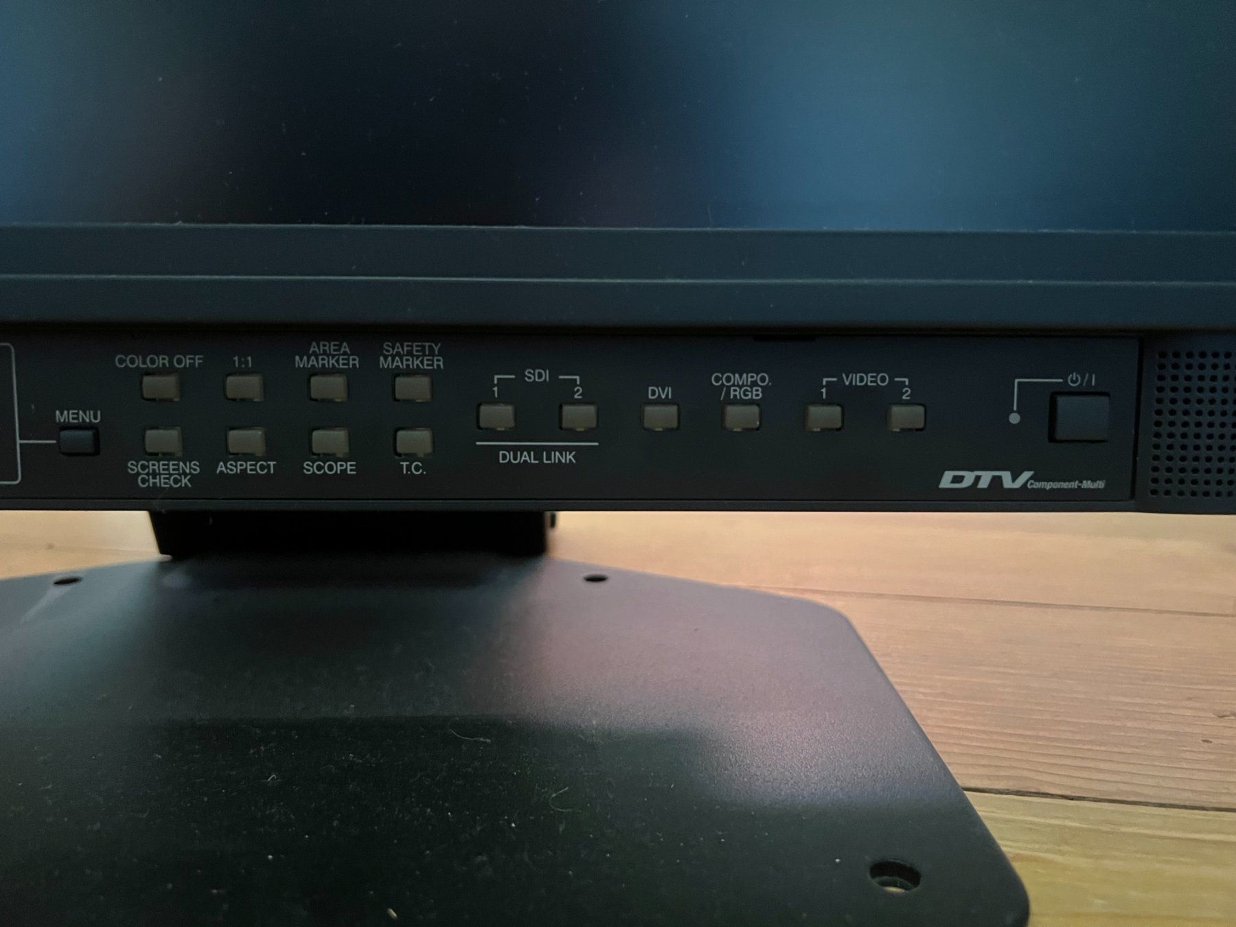 JVC Monitor: JVC Referenzmonitor LCD DT-V24G1 – Usato da Uster venduto da rocky710 2