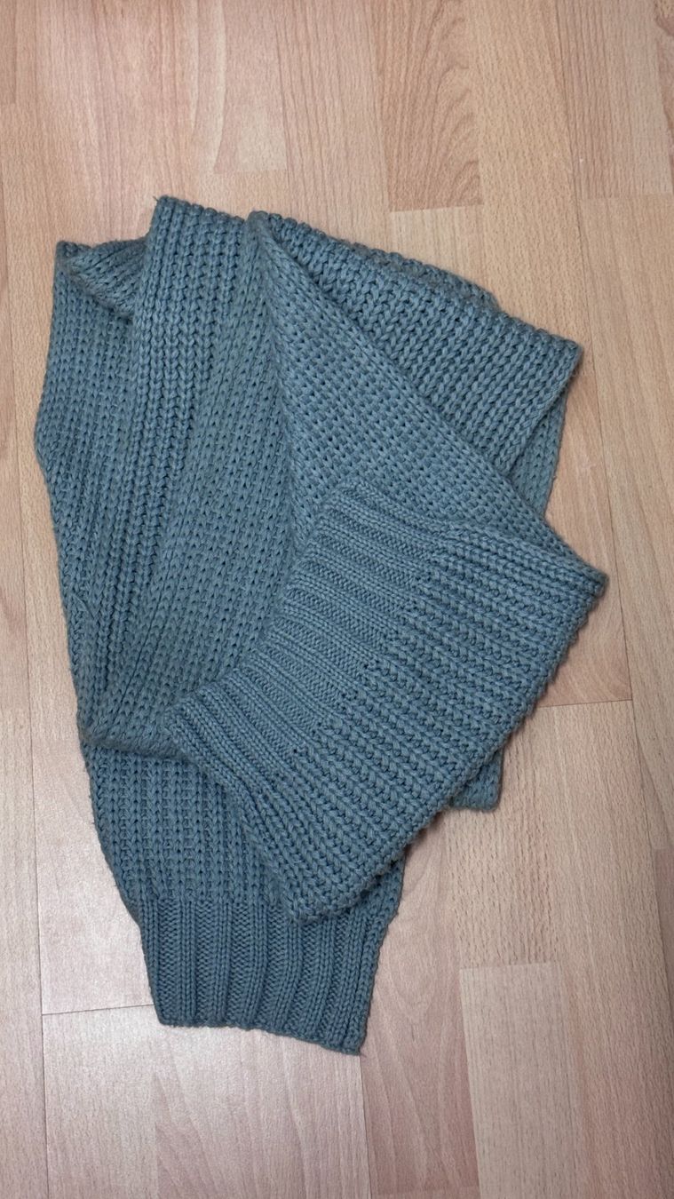 Sciarpe: Schal gestrickt blau guter Zustand – Usato da Ostermundigen venduto da Vangiolillo 2