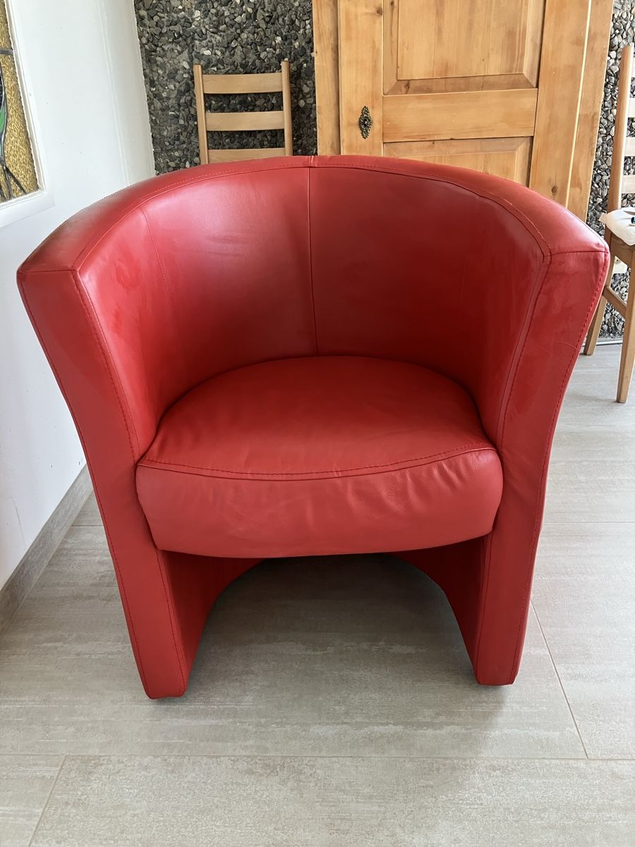 Poltrone: Leder-Sessel rot – Usato da Möriken AG venduto da nagross