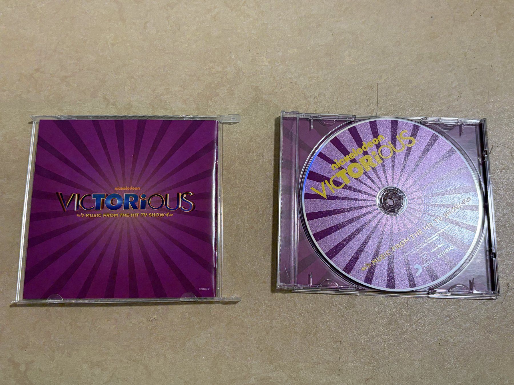 CDs: Victorious CDs-Soundtrack – Gebraucht aus Zürich von Nexaro 1