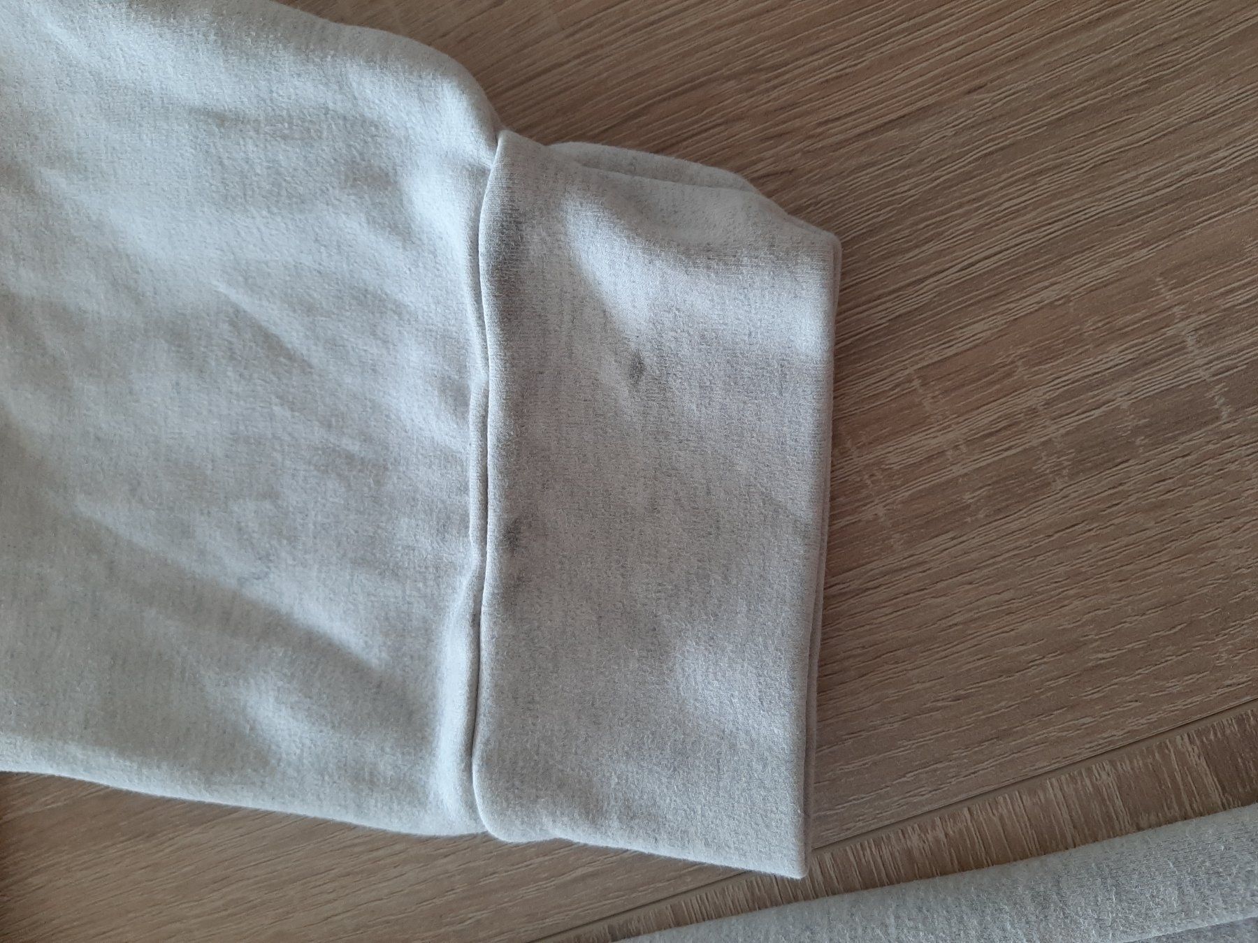 Maglioni & Felpe: Kapuzenpullover Hard Tuned Tokyo hellgrau Gr. XL – Usato da Menziken venduto da Rien1 1