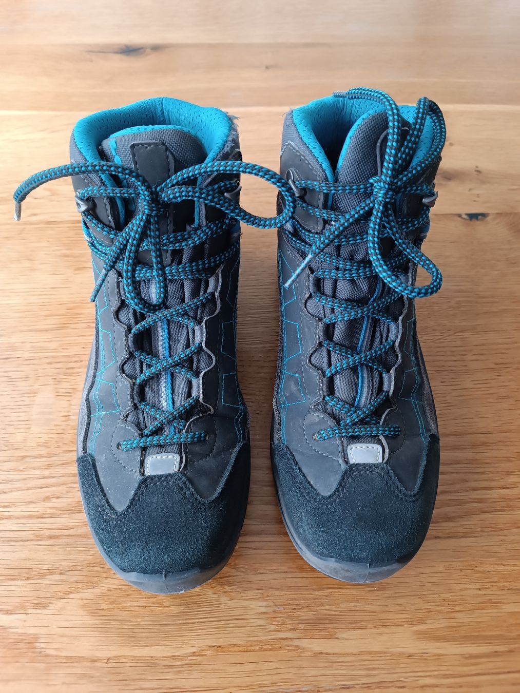 Lowa Scarpe da uomo: Lowa Wanderschuhe / Trekkingschuhe in Grösse 36 – Usato da Heiden venduto da Sotema