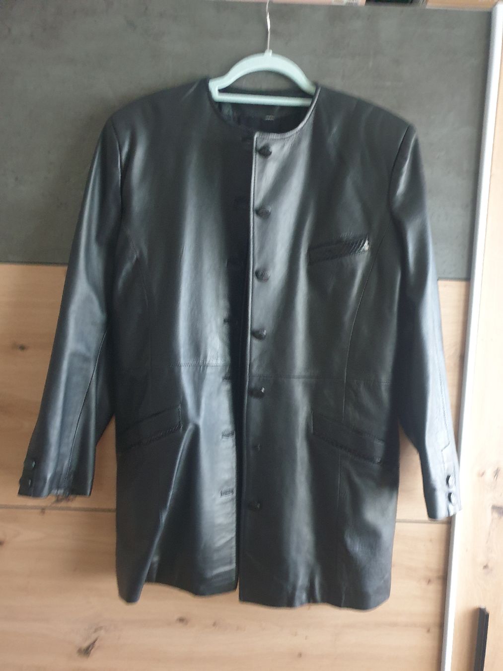 Giacche: Veste en cuire  – Usato da Fribourg venduto da mal_8zjh