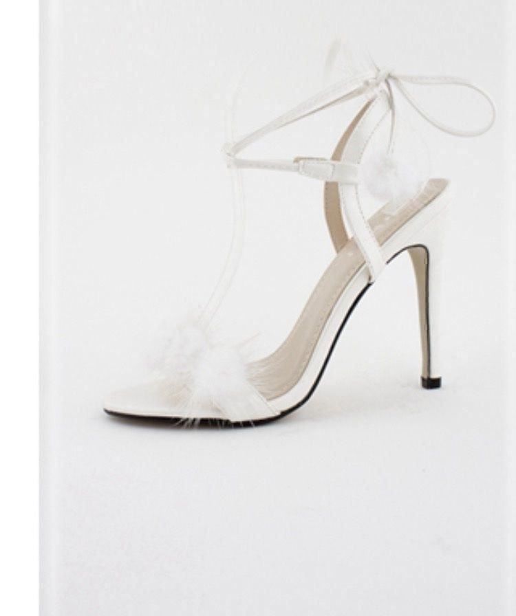 Damenschuhe: escarpins blancs pt pompom – Neu und originalverpackt aus Petit-Lancy von mina222