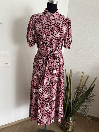 Kleid rosa Blumen-Muster Kurzarm Grösse 40