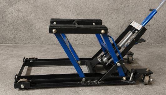 Piattaforme elevatrici: Motorrad Hebebühne 680kg – Usato da Oetwil an der Limmat venduto da astropoot 1