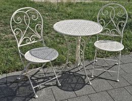Bistro Set Metall weiss 3-teilig mit zwei Klappstühlen