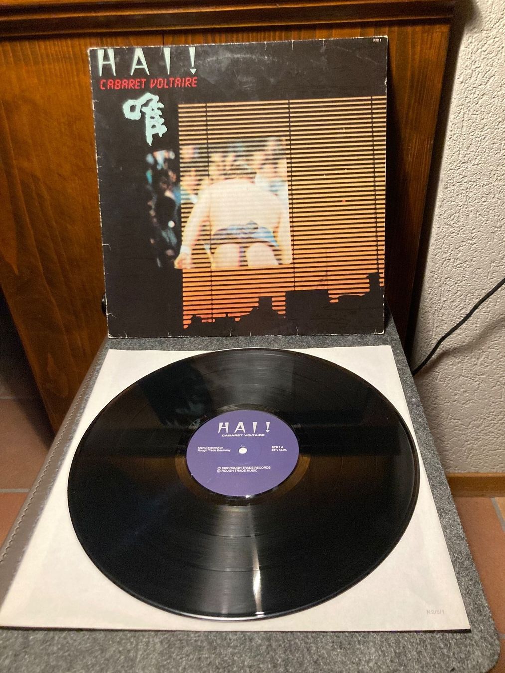 Dischi in vinile: Cabaret Voltaire - Hai! – Usato da Fribourg venduto da Karushi