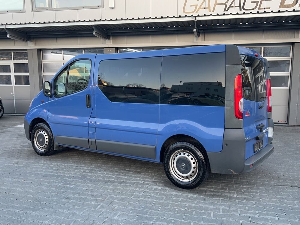 Opel Vivaro 9 Sitze