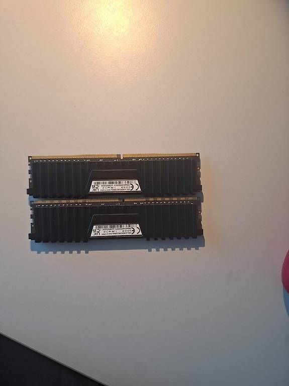 Memoria / RAM: RAM (24 Gigabyte DDR 4) – Usato da Lupsingen venduto da Claudine1978 3