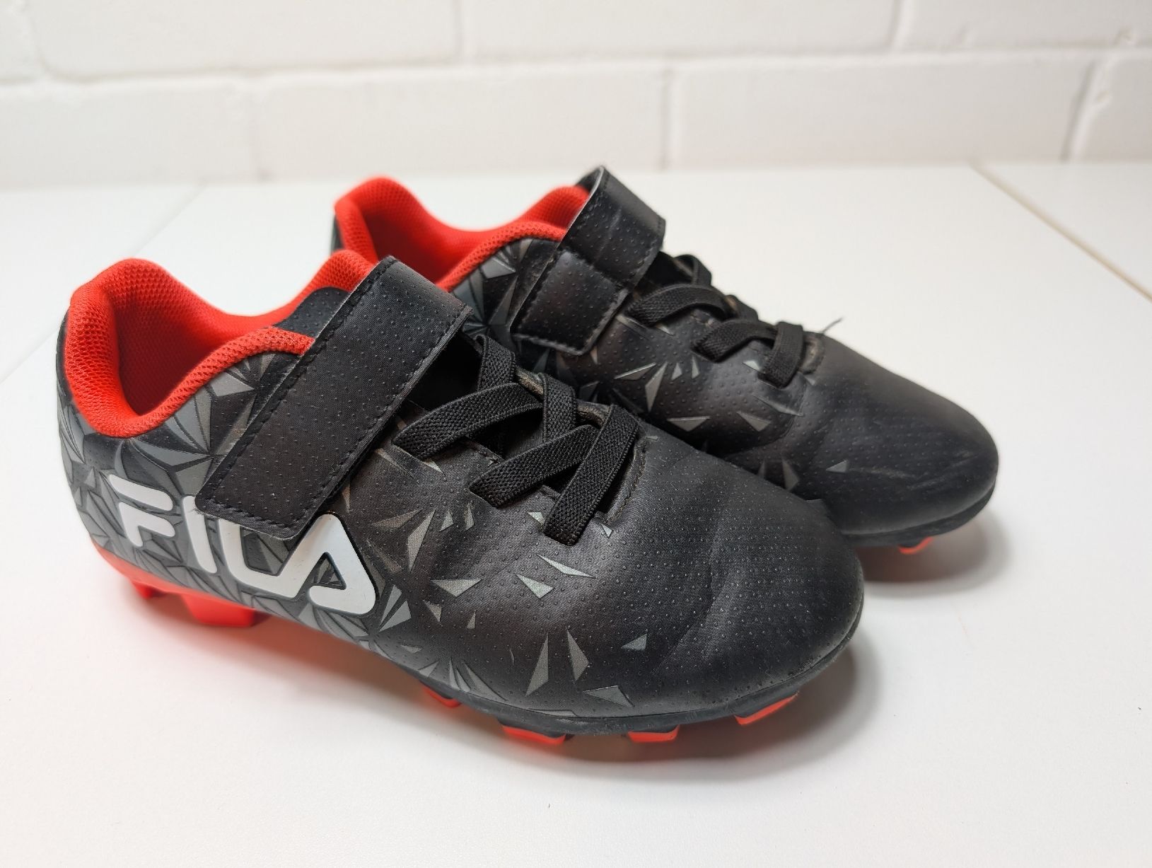 Fila Scarpe per ragazzi: Fila Fussballschuhe Grösse 31 – Usato da Liesberg Dorf venduto da legatus