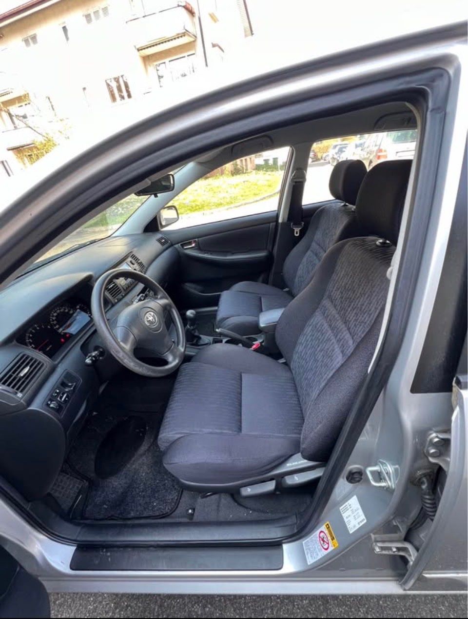 Toyota Automobili: Toyota Corolla 1.4  Jg 2003 – Usato da Zürich venduto da master8051 5