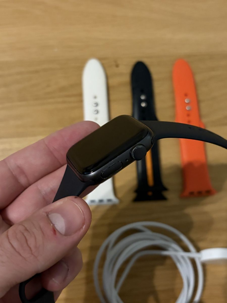 Apple Smartwatch: Apple - Watch SE - Schwarz - 40mm – Usato da Jona venduto da Sorelli 3