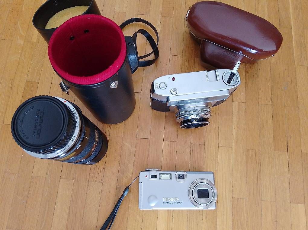 Fotocamera: Equipement photo (appareils, téléobjectif) – Usato da Morges venduto da pie_nbl7
