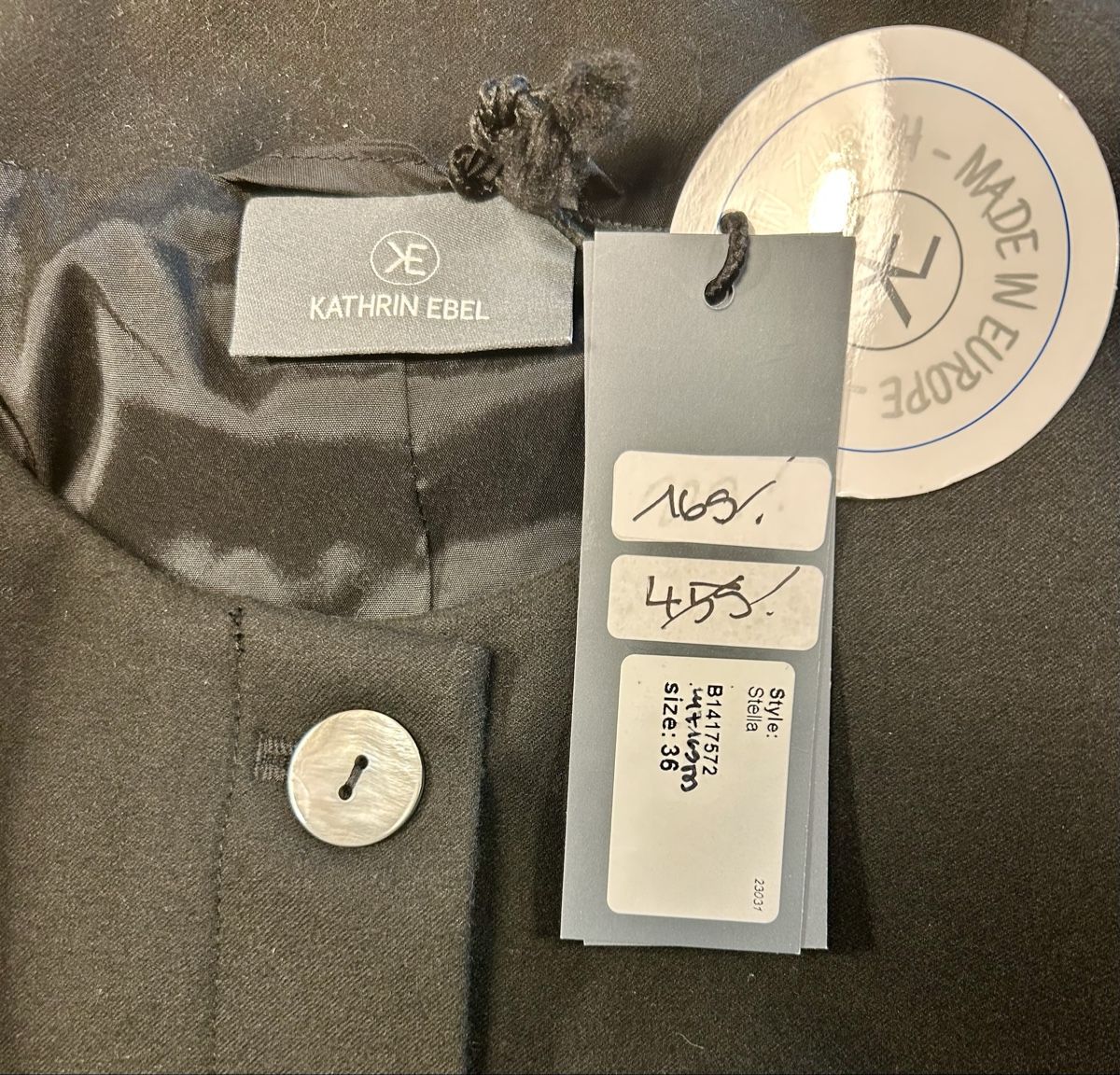 Jacken: Kathrin Ebel Jacke, Grösse 36, neu mit Etikette – Neu und originalverpackt aus Oberhasli von anzis 5