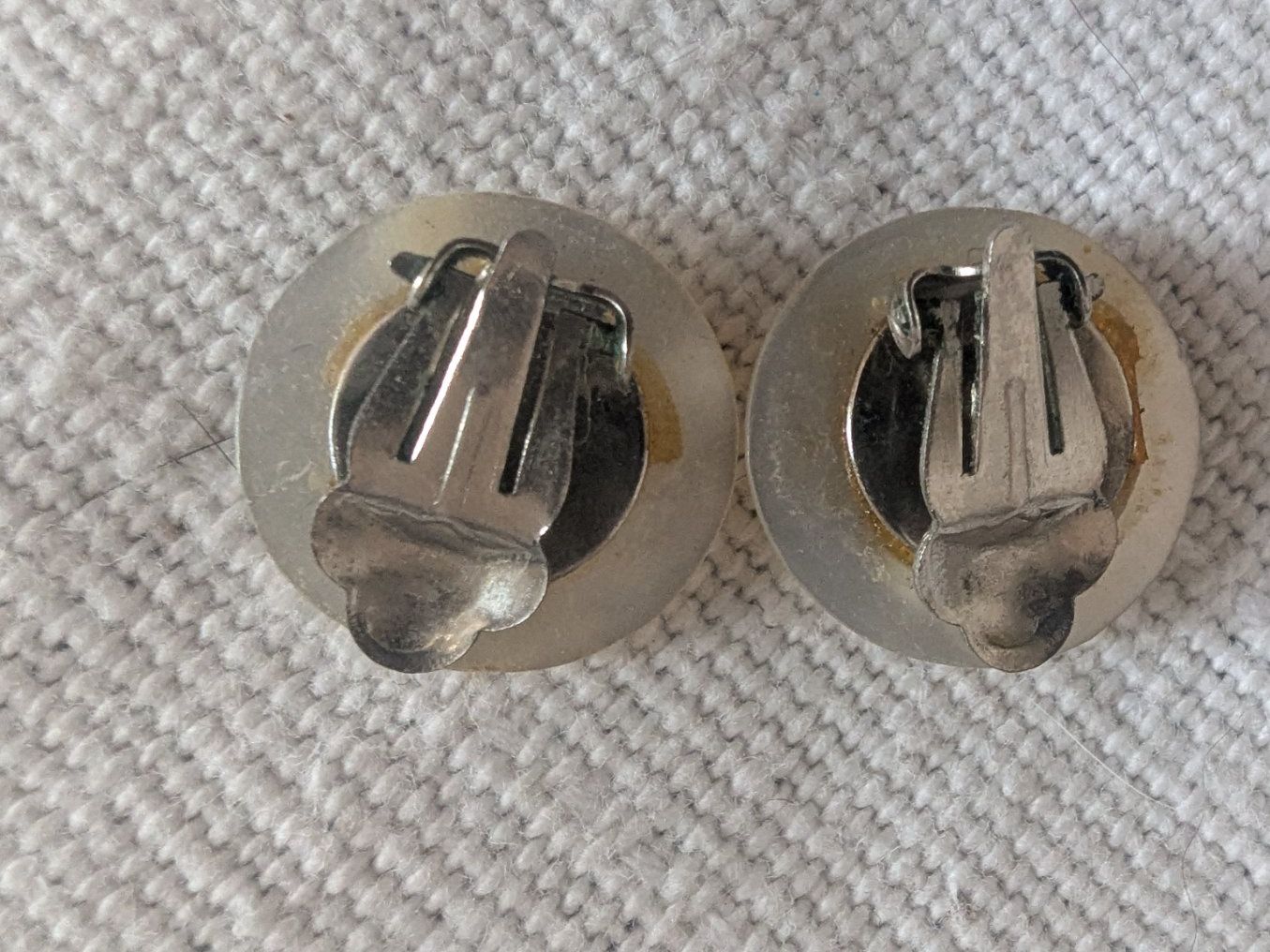 Orecchini pendenti & Orecchini a lobo: Boucles d'oreille clips en nacre – Usato da Lausanne venduto da Nchiva 1