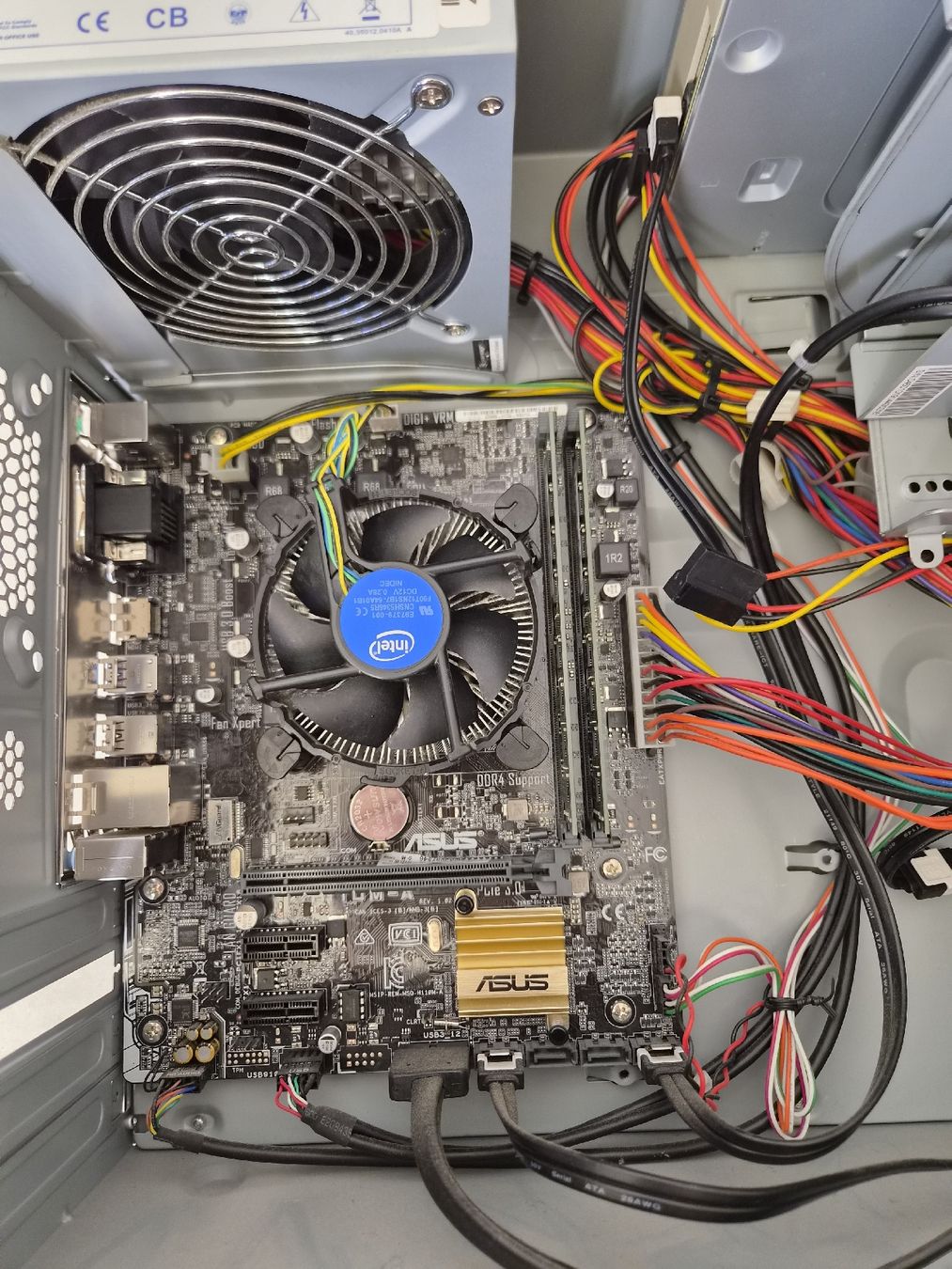 Asus PCs: PC Board Asus, 8GB RAM – Gebraucht aus SCHAFFHAUSEN von Atami99