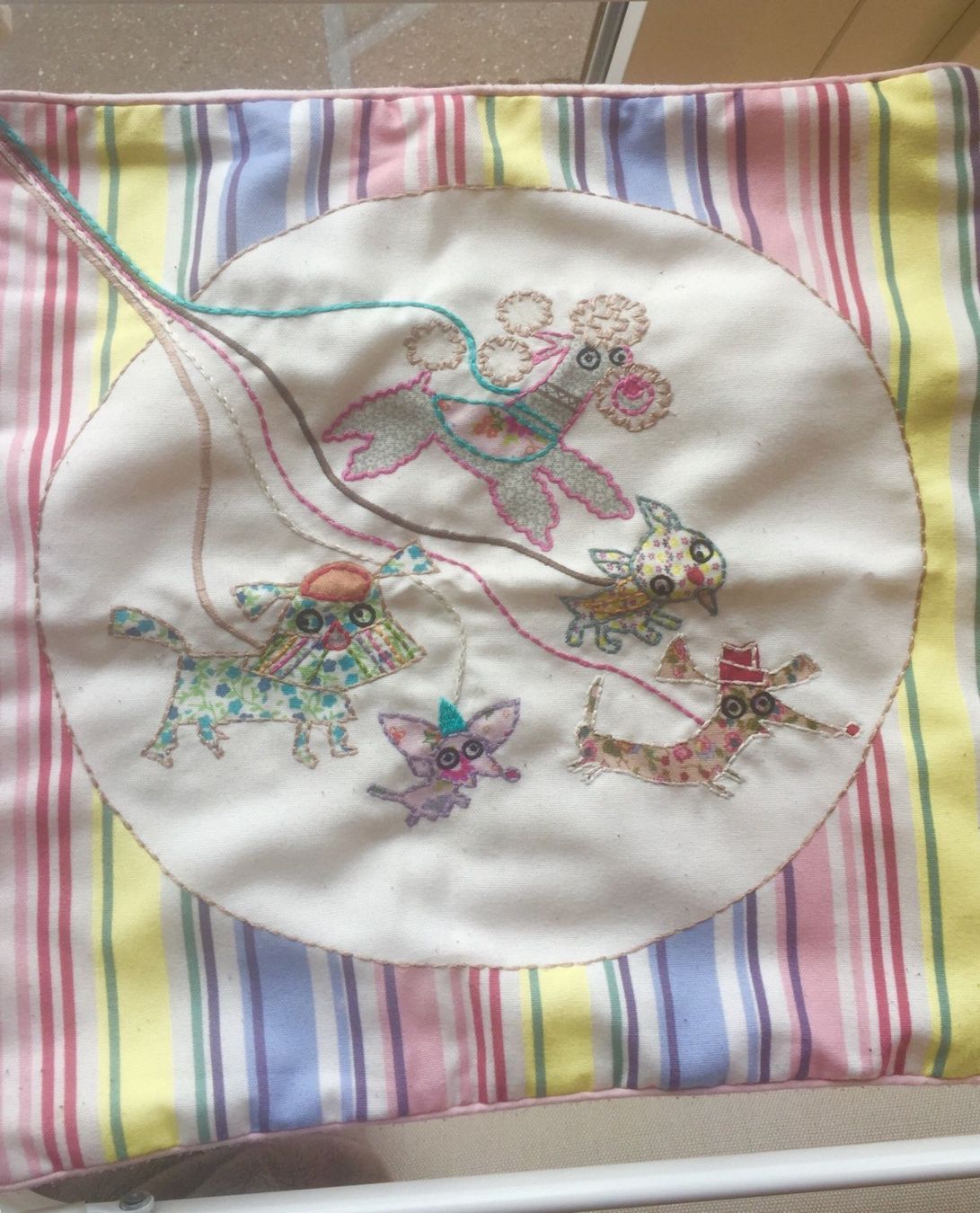 Cuscini: Housse Coussin brodé – Usato da Küssnacht am Rigi venduto da CALIFRASQUI