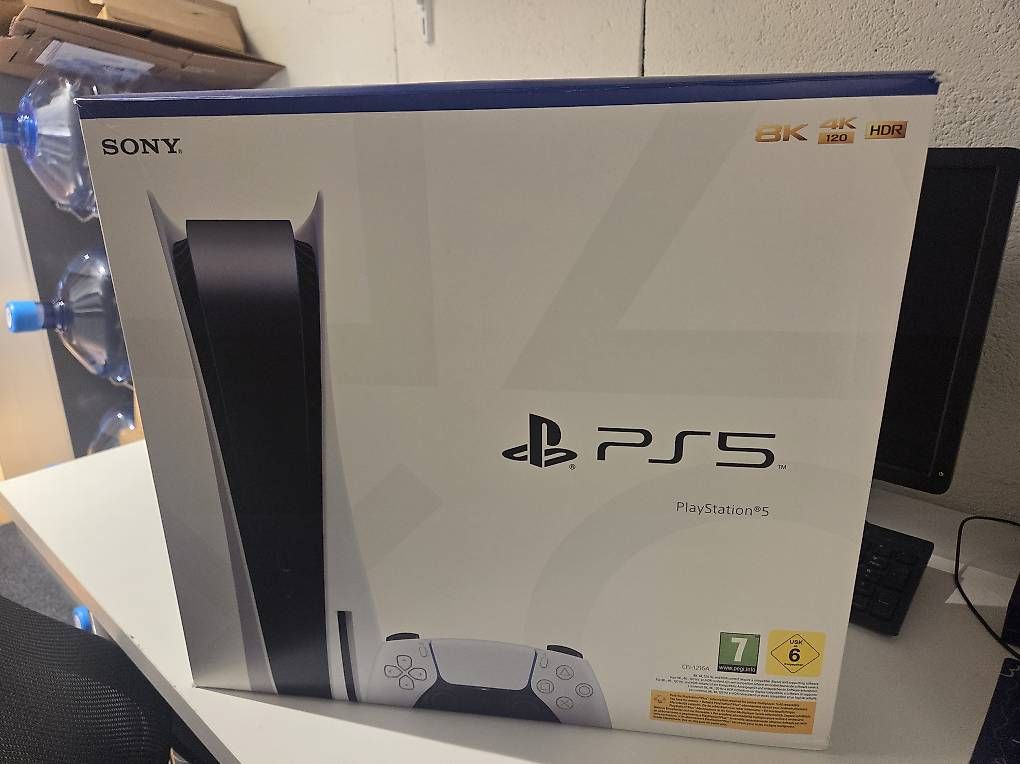 Console: PS5 Neuve 825GB avec Lecteur – Nuovo e nell'imballaggio originale da Les Cullayes venduto da rdossant