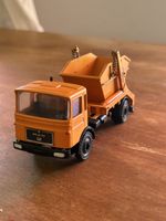 Camion Benne MAN 1/50 Conrad
