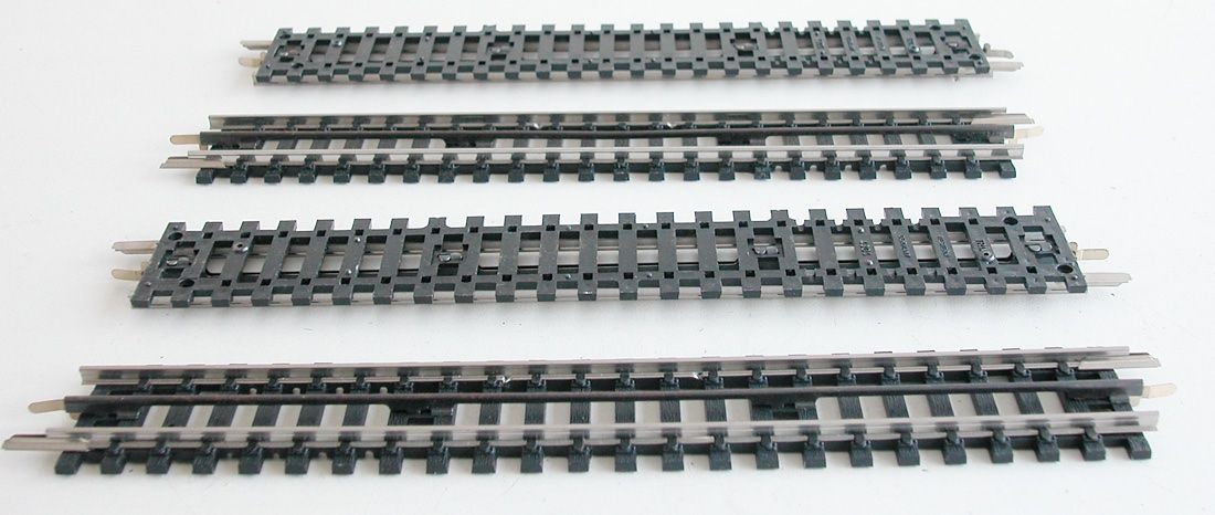 Trix Modelleisenbahnen: Trix 29 Gleisstücke gerade Spur H0 – Gebraucht aus Oberwil BL von Klang 1
