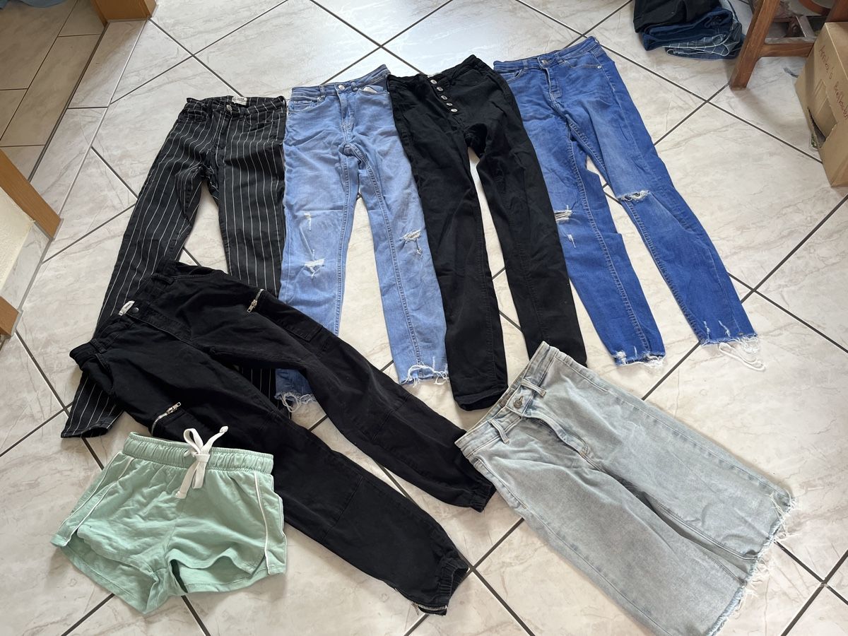 Tally Weijl Lotti & Set di vestiti: Kleiderpaket 7 Teile Grösse 34 – Usato da St.Pantaleon venduto da frodobi