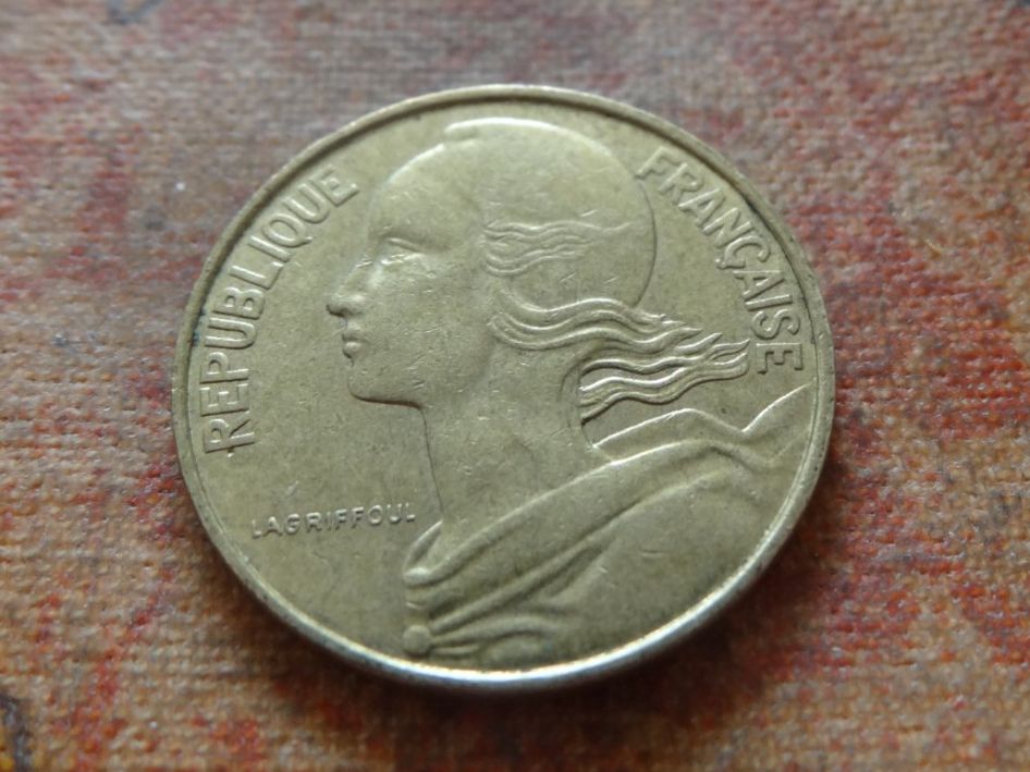 Tutti le monete: FRANCE  10 Centimes  1988  (P) – Usato da Romanel-sur-Lausanne venduto da Swift13 1