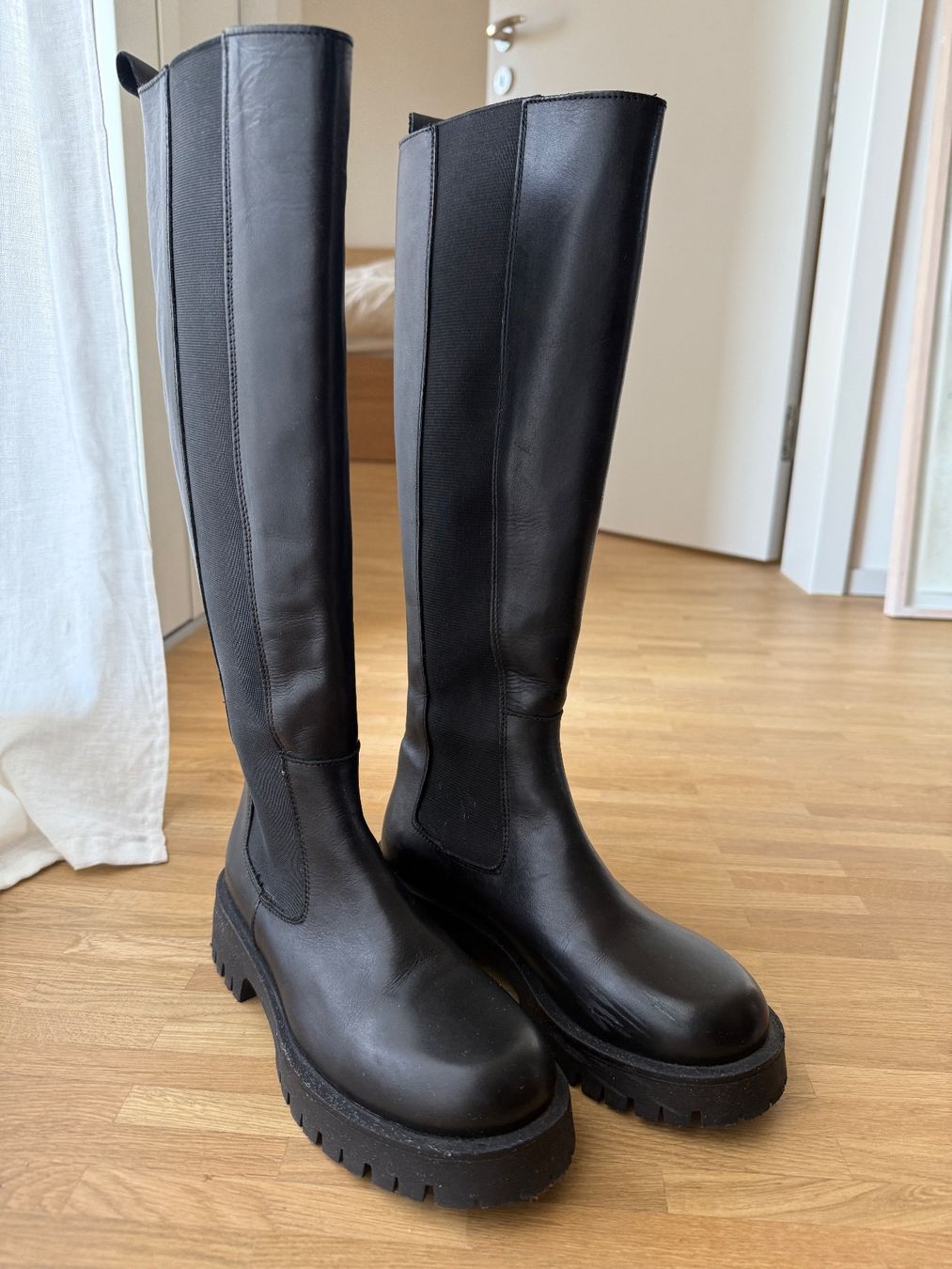 Scarpe da donna: Jonak Paris Echtleder-Plateaustiefel – Usato da Zürich venduto da Bianca111_ 1