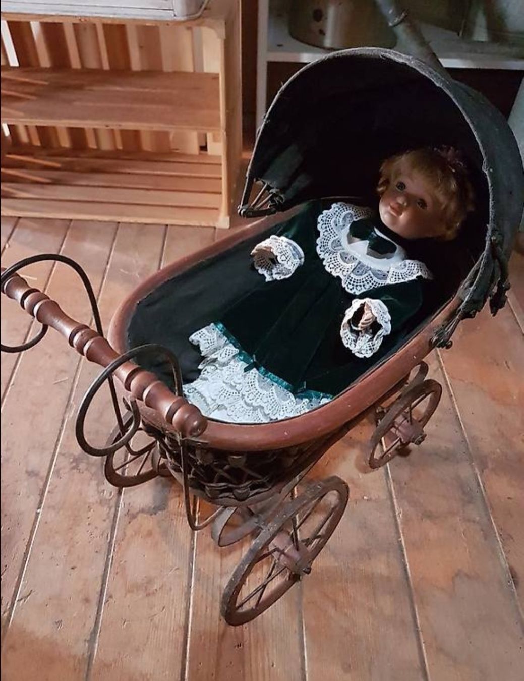 Carrozzine per bambole: Puppenwagen – Usato da Schwanden Sigrisw venduto da Pumuckel27
