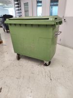 "ALLES STARTET ab Fr. 1.--" -  Abfallcontainer grün