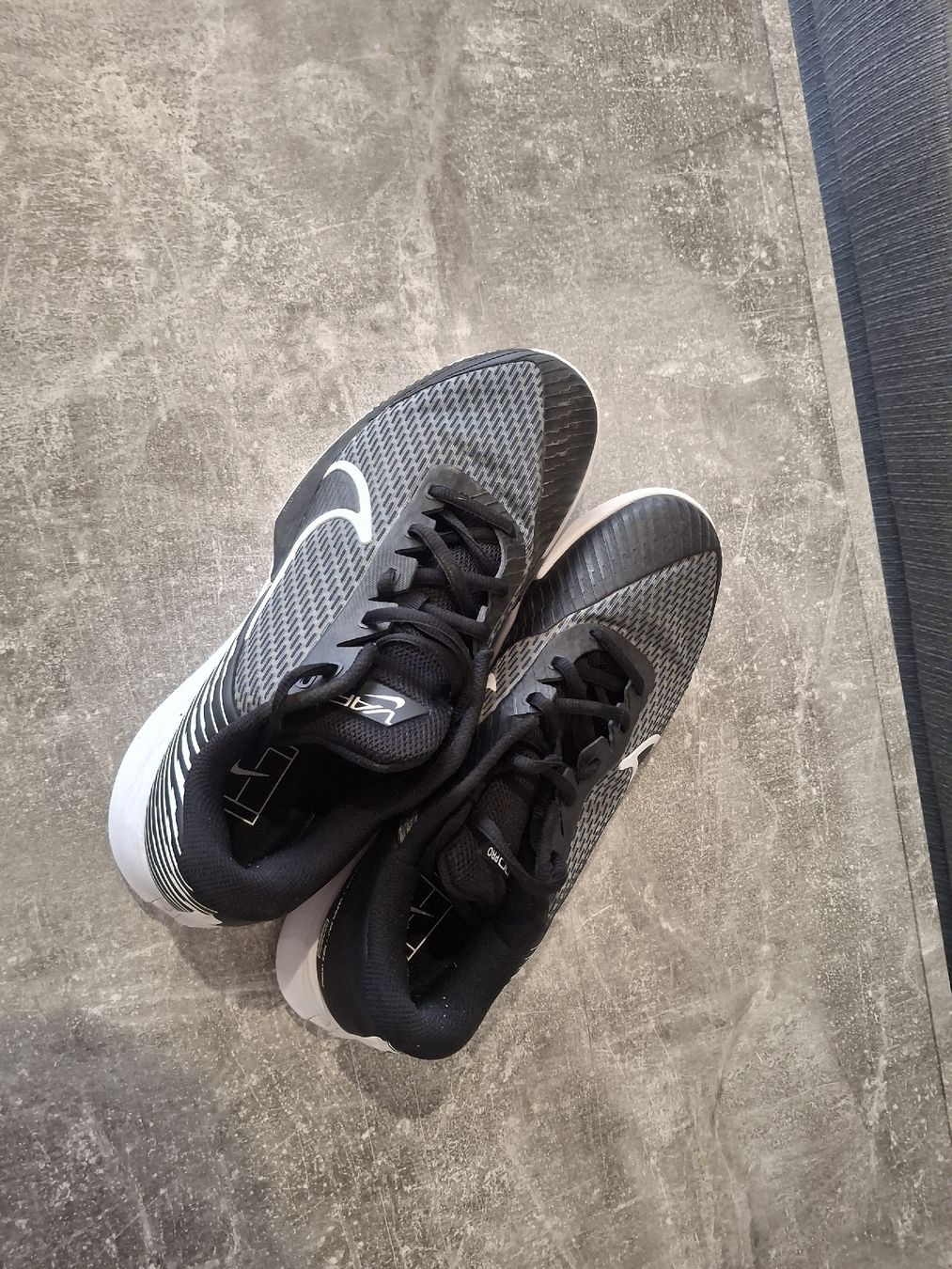 Nike Scarpe da uomo: Chaussures pour hommes "Nike" – Usato da Morges venduto da ProfesseurJones 3