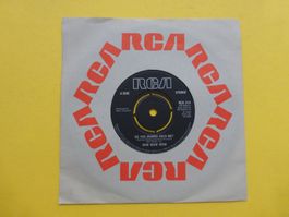 Bow Wow Wow – Do You Wanna Hold Me?