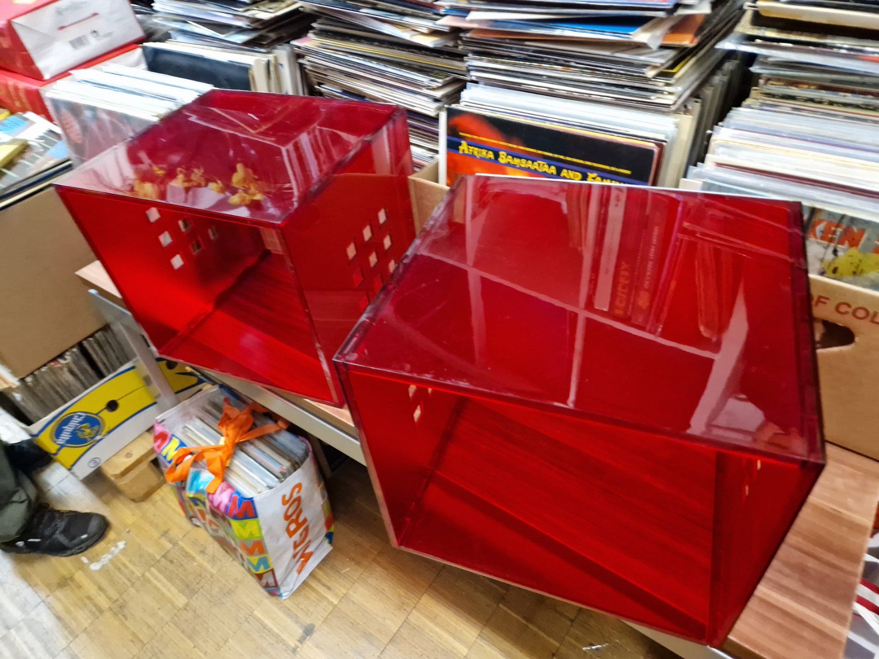 Altro per la casa: Ikea Lekman Designer Kunststoff Box mit Luftschlitzen Rot – Usato da Wädenswil venduto da verebe 2