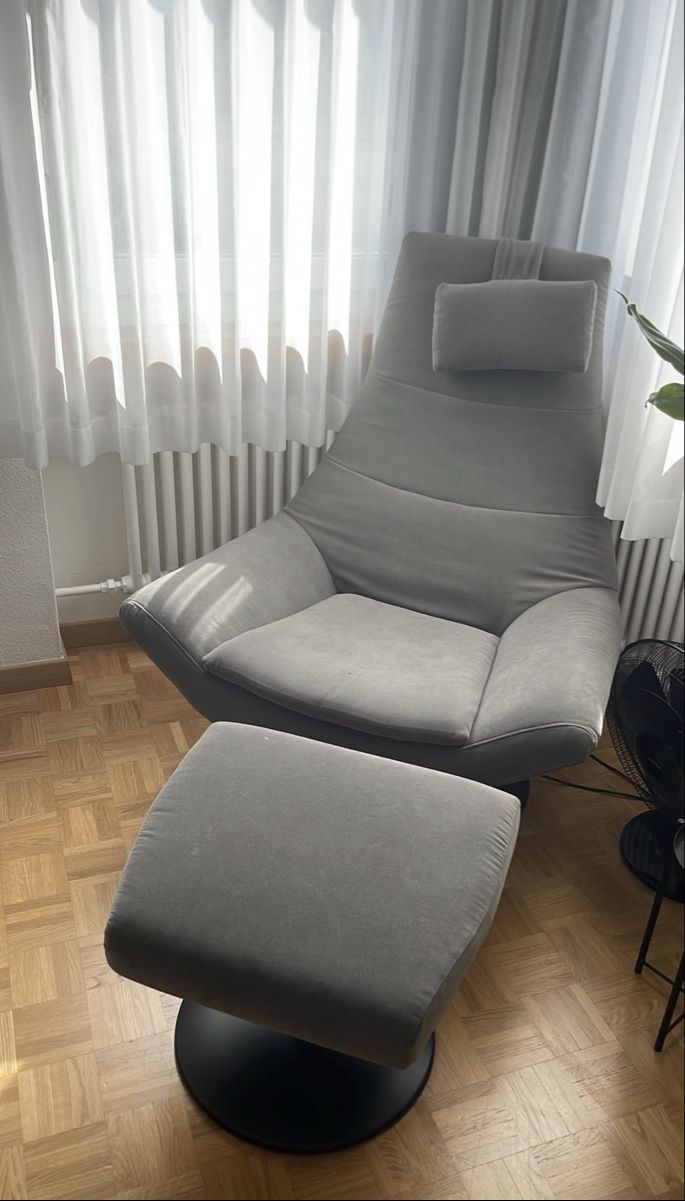 Fauteuils: Relaxsessel mit Hocker – D'occasion à Zollikon par tap_xv26