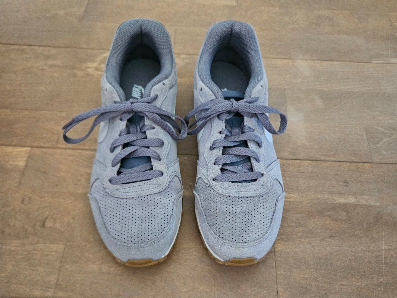 Nike Herrenschuhe: Nike MD Runner 2 - hellgrau – Gebraucht aus Rothrist von Kev199 1