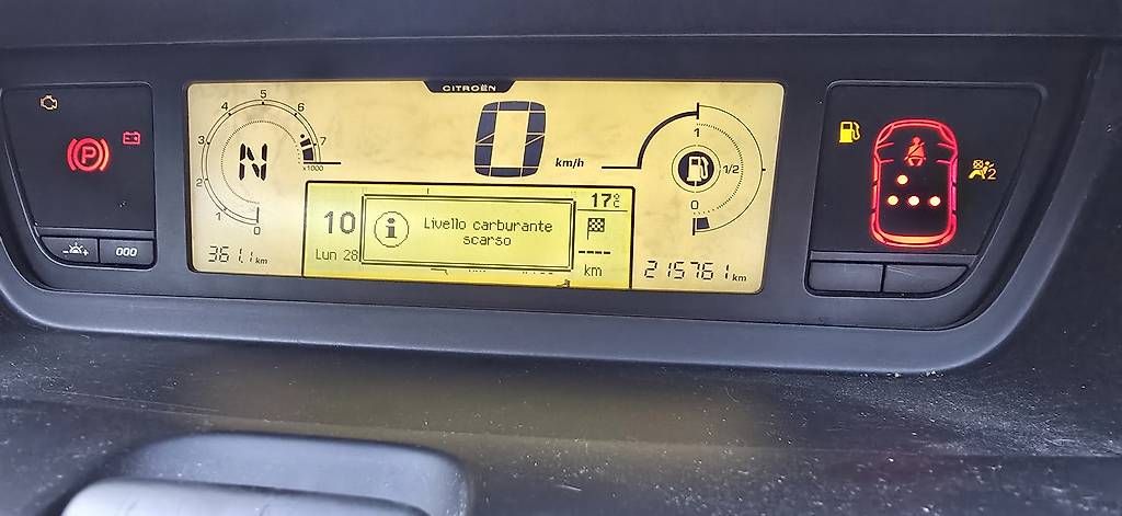 Citroën Automobili: Citroen C4 Gran Picasso 7 posti – Usato da Mendrisio venduto da sim_c2hz 2