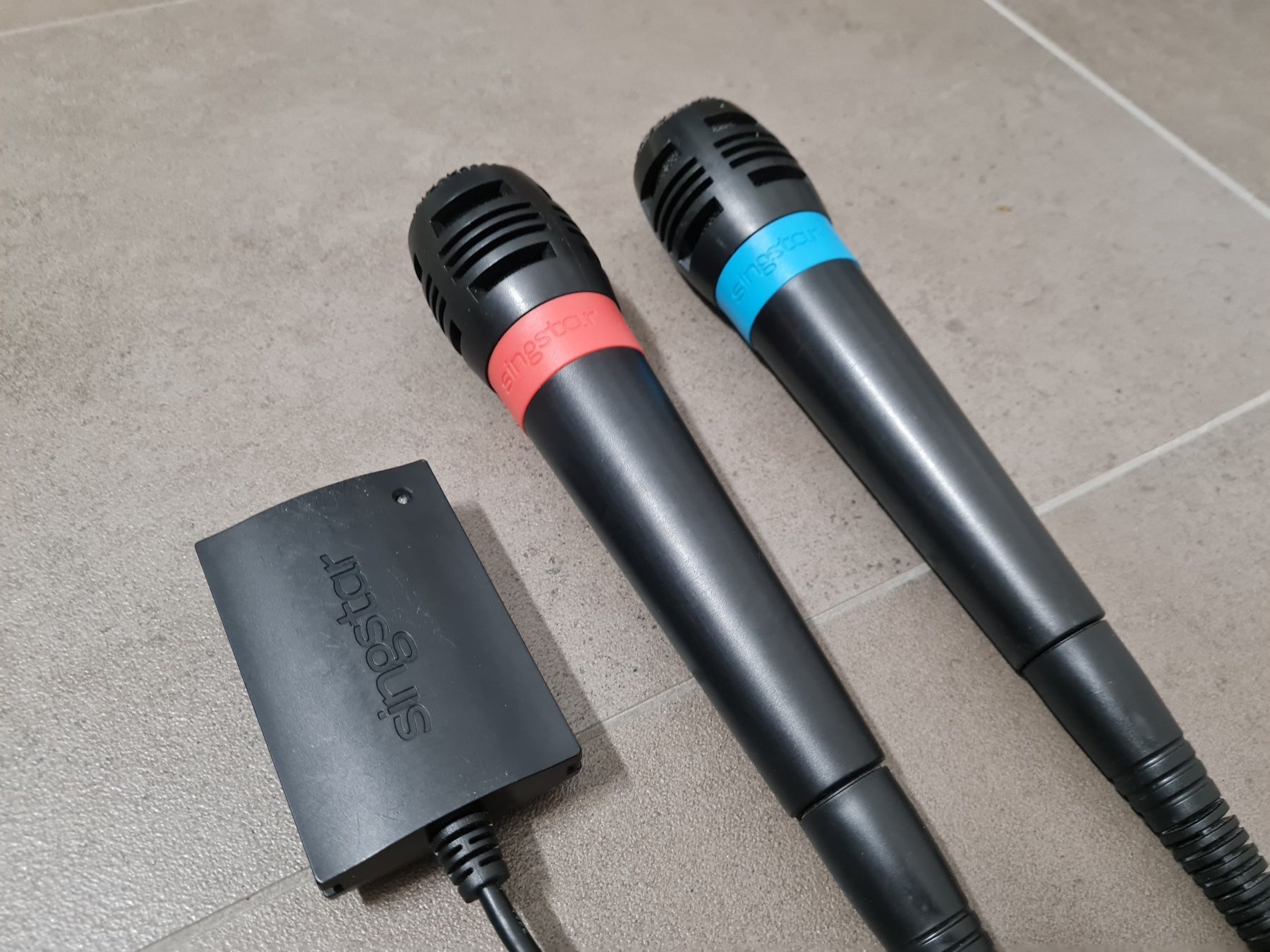 Sony Controller: Original Singstar Set - 2 Mikrofone + Adapter – Usato da Birsfelden venduto da Dealgoenner24