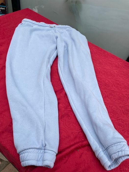 Pantaloni: Damen Trainerhose XL Hellblau – Usato da Bergdietikon venduto da antovale