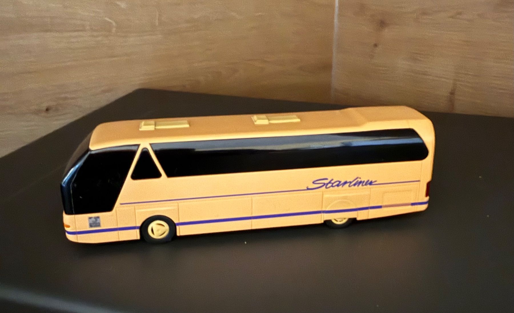Rietze Kit di modellismo & Modellini statici: Autobus miniature Neoplan Starliner - Rietze – Usato da Charmey (Gruyère) venduto da Schimmelblau