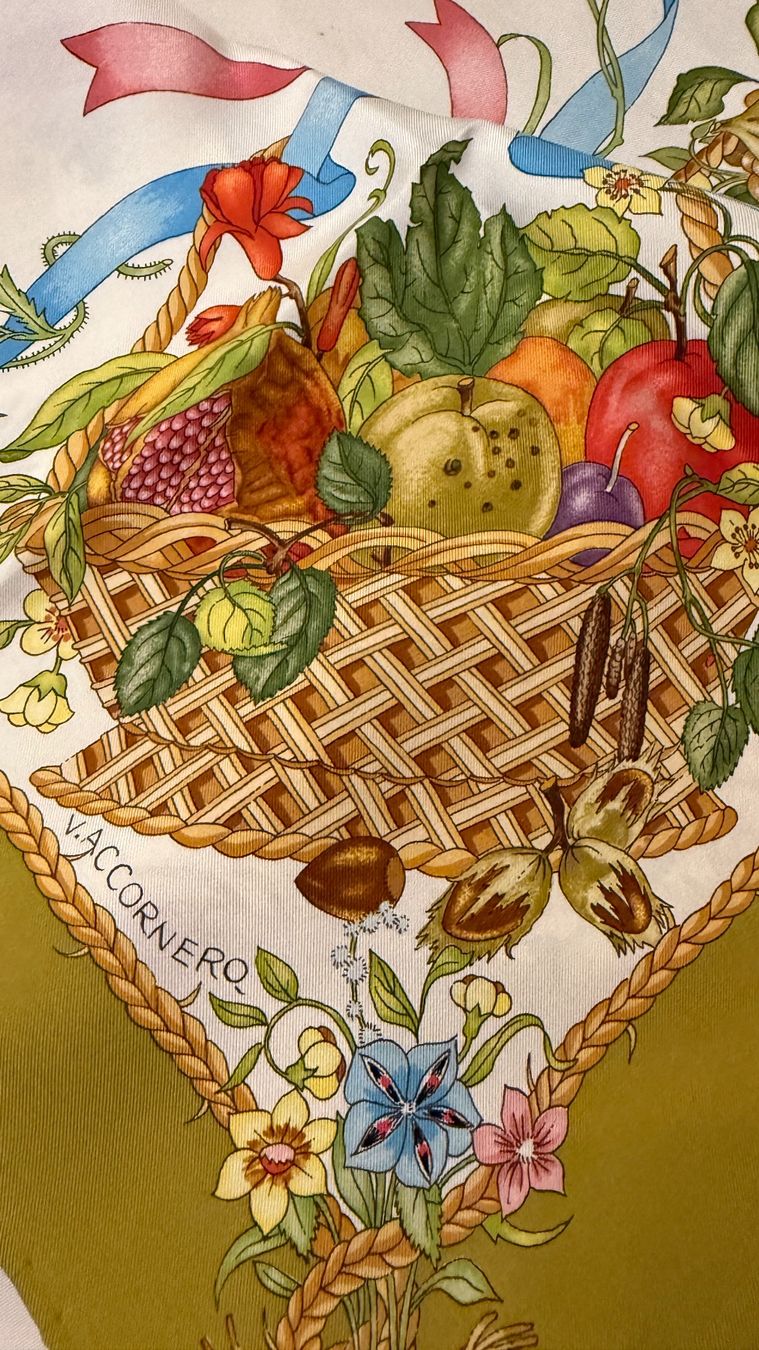Gucci Foulards, Tücher & Schals: Original GUCCi Seidentuch V. Accornero wunderschöne Fabric – Neu (gemäss Beschreibung) aus Faulensee von Liebes_Kind_2019 1