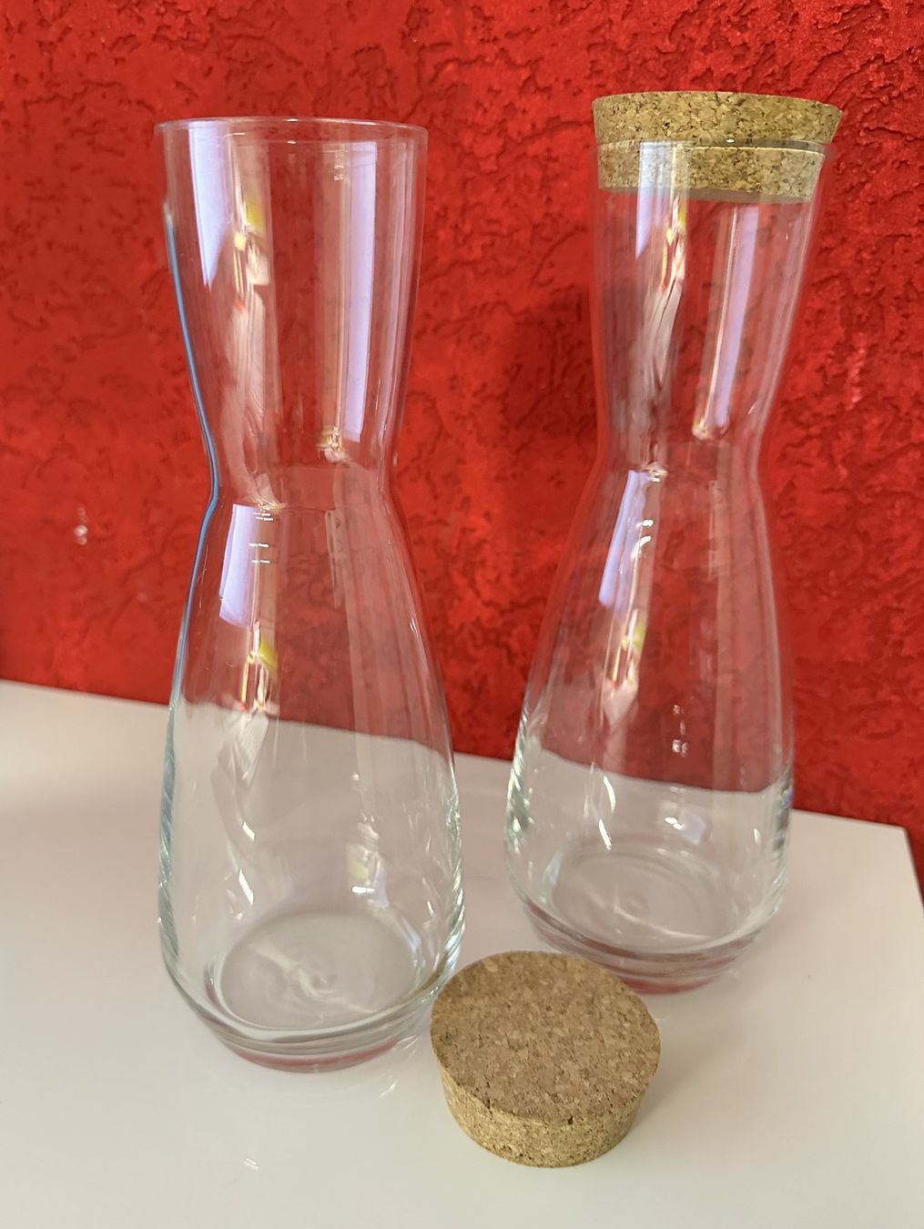 Karaffen: Edle Wasserkaraffen mit Korkdeckel - 2 Stück – Gebraucht aus Auw von beretta1966 1