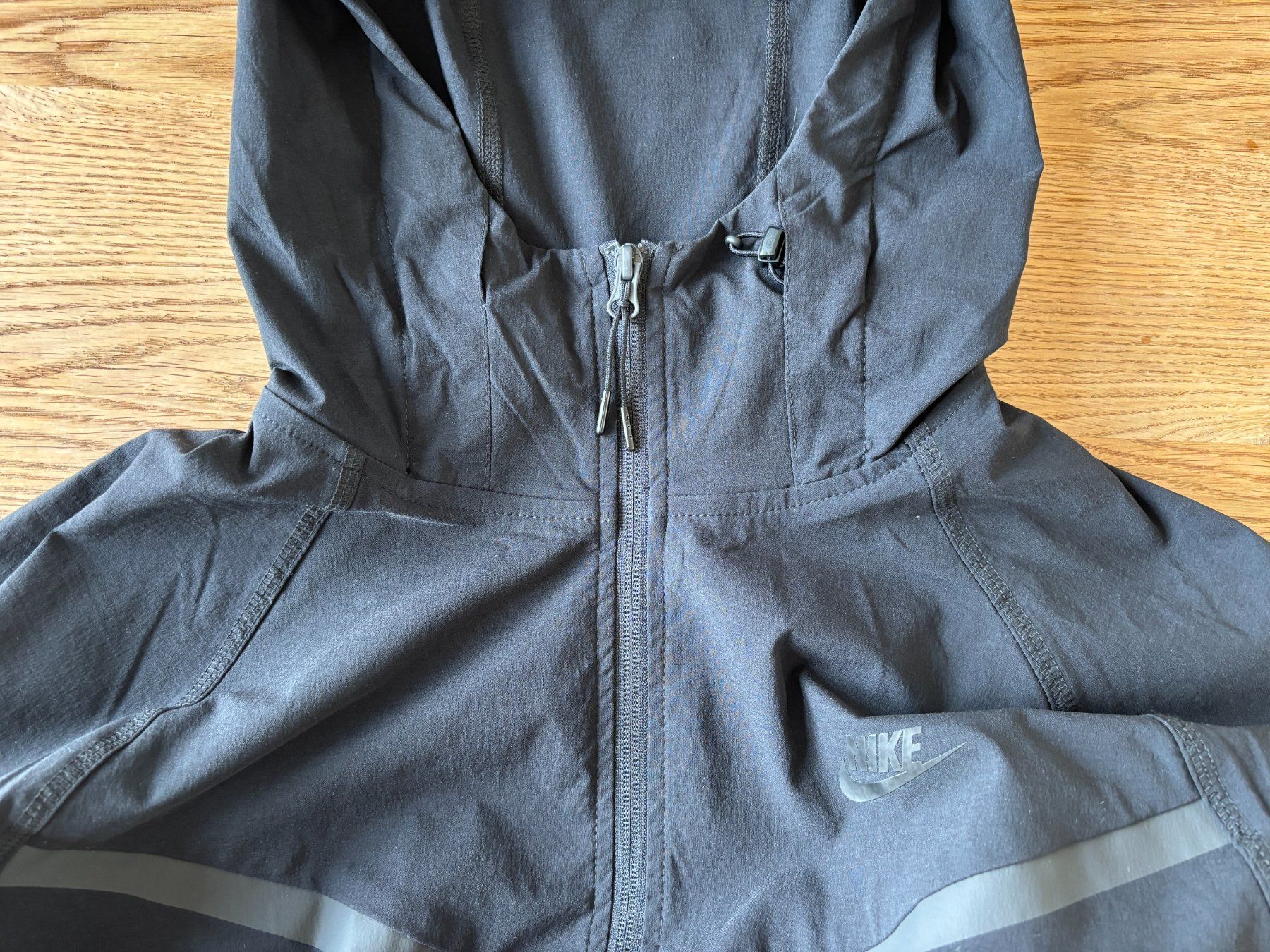 Nike Giacche: Nike Tech Windrunner, schwarz, M, Herren – Usato da Spiegel b. Bern venduto da Laystyx 5