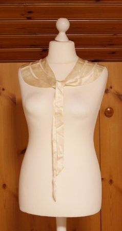 Kragen Satin Seide eierschale