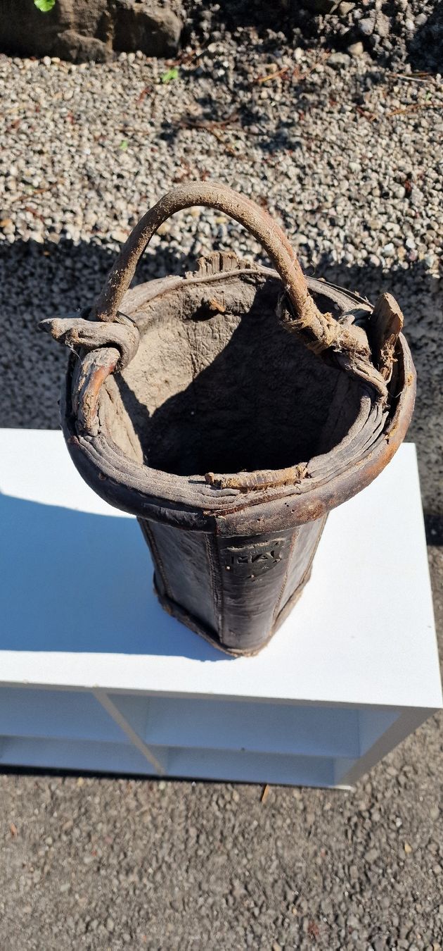Altro per la casa: Antiker Leder-Eimer, Unikat 1767? – Usato da Pfäffikon SZ venduto da Brocki-21 2