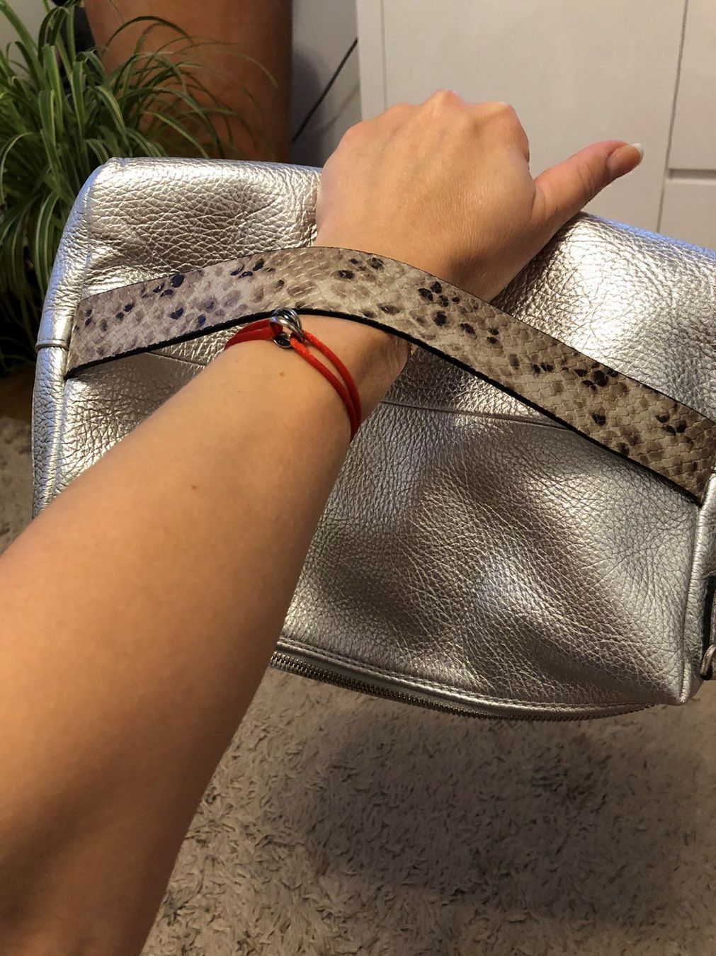 Borse da donna: Echtleder Tasche, Klatsch/ Silver – Nuovo (secondo la descrizione) da Uznach venduto da bmw-girl 4