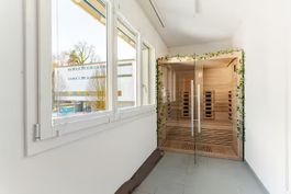 Kleine Infrarot + Reguläre Sauna mit Ofen 150cm x 110cm 6KW