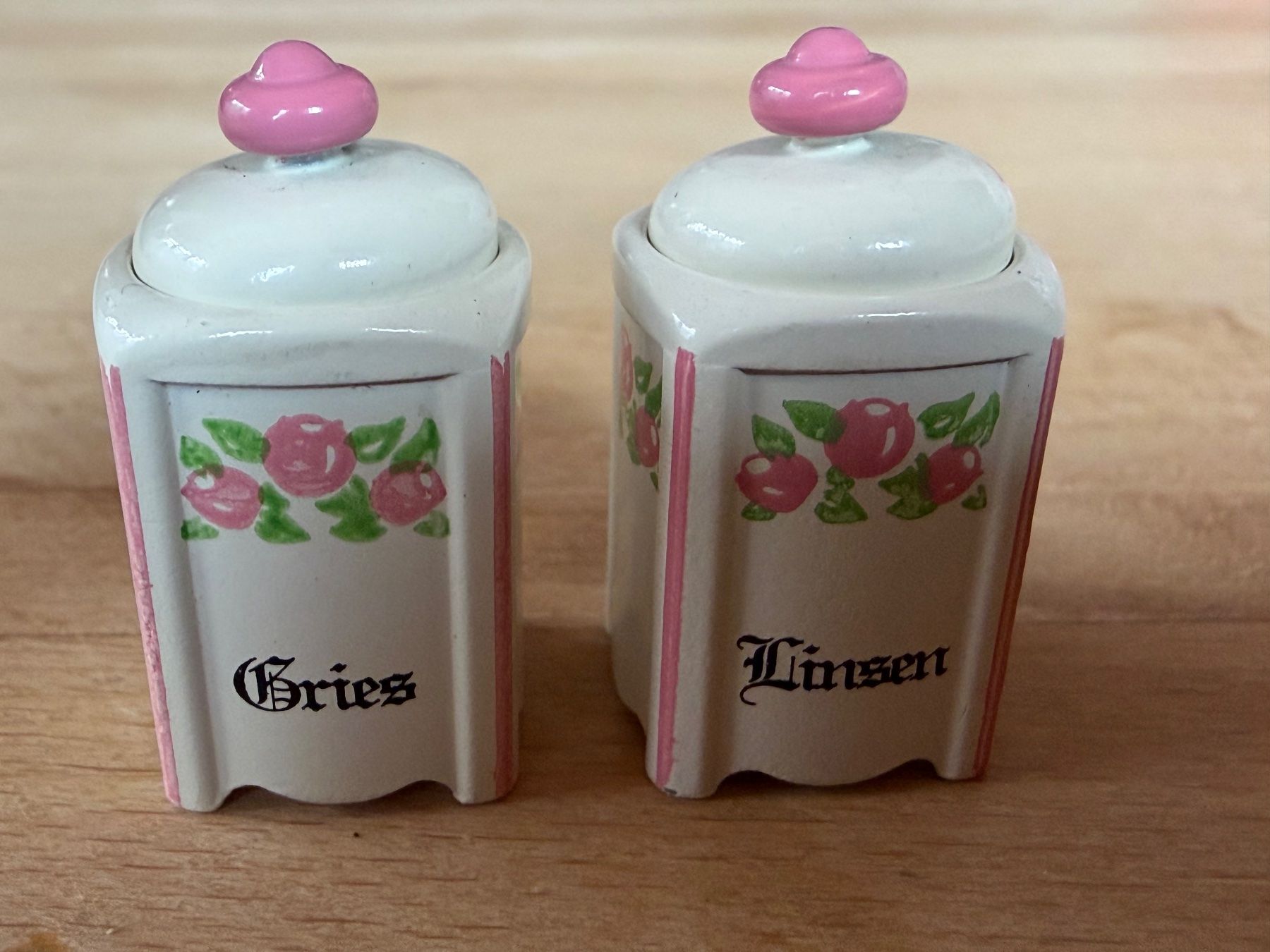 Puppenhäuser & -möbel: Puppenhauszubehör – Gebraucht aus Schwanden-Brienz von Rossino0