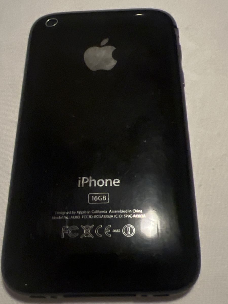 Apple Handys / Smartphones: iPhone 3GS - Sammlerstück oder Ersatzteillager! – Defekt aus malters von Vogue2024 1